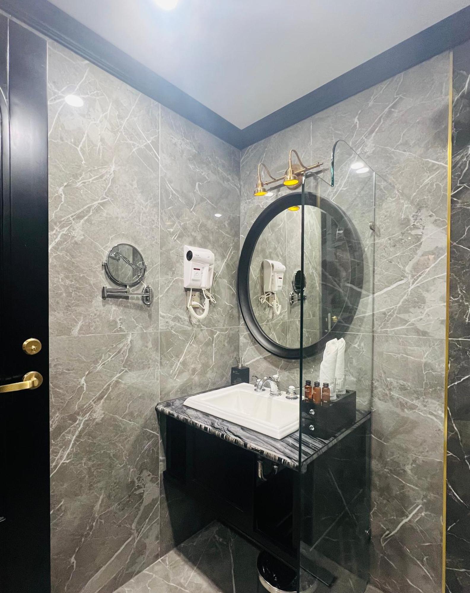 Hotel Du Monde Classic Hanoi Bagian luar foto